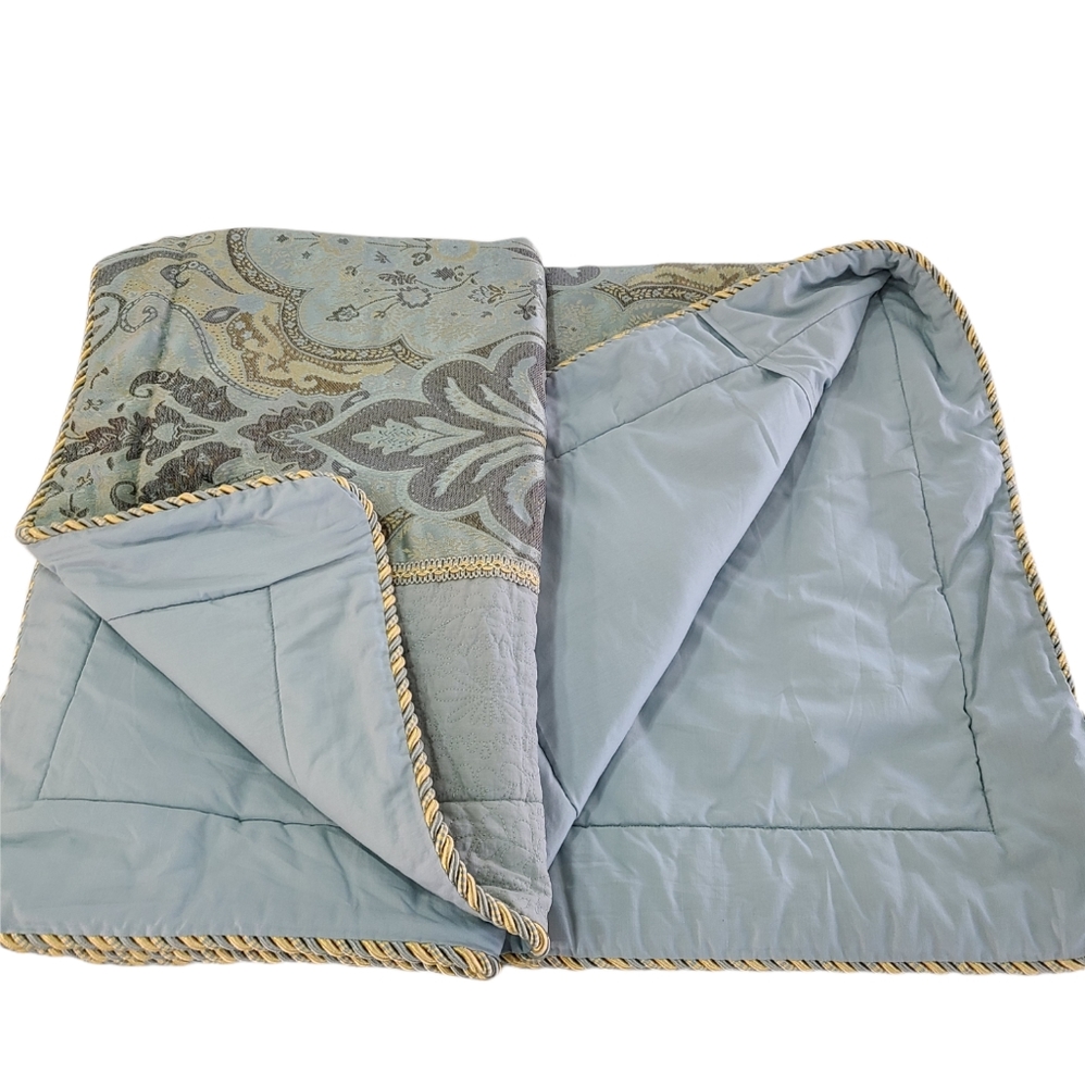 Melange Home King Size Robins Egg Blue Floral Pattern Pillow Shams